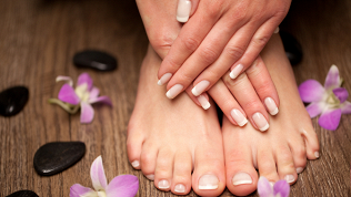 <b>Скидка до 52%.</b> Маникюр и педикюр с покрытием гель-лаком от мастера Марии Киселевой