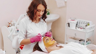 <b>Скидка до 78%.</b> Чистка, пилинг, экспресс-омоложение лица «Фарфоровая куколка» от мастера Ольги Добрянской