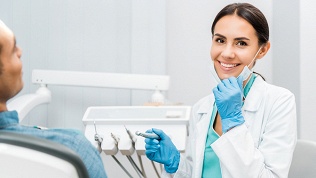 <b>Скидка до 51%.</b> Комплексная чистка зубов или лечение кариеса в «Стоматологии доктора Никифоровой С. Н.»