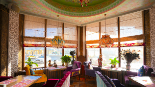 Всё меню кухни и напитки в ресторане «Павлин 2.0» со скидкой 50%