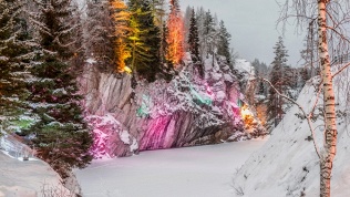 <b>Скидка 50%.</b> Тур на 2 дня в Карелию «Новогодний уикенд, Рускеала, водопады, Дед Мороз» от туроператора Karelia-Line (8950 руб. вместо 17 900 руб.)