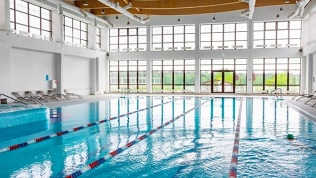 <b>Скидка до 30%.</b> Загородный отдых с 3-разовым питанием, посещением конноспортивных соревнований, бассейна, хаммама, тренажерного зала и джакузи в отеле Maxima Park