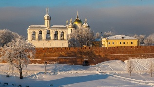 <b>Скидка 55%.</b> Тур на 1 день из Санкт-Петербурга «Новогодний Великий Новгород» от туроператора Karelia-Line (1665 руб. вместо 3700 руб.)