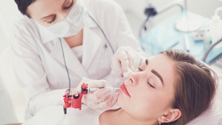 <b>Скидка до 52%.</b> Перманентный макияж бровей, век или губ от мастера перманентного макияжа Пангани Экатерины