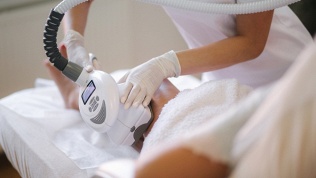 <b>Скидка до 98%.</b> 1, 3 или 6 месяцев безлимитного посещения сеансов вакуумно-роликового массажа тела от мастера Анастасии