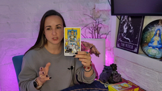 <b>Скидка до 65%.</b> Расклад на картах Таро в эзотерической мистерии Дарьи Домаевой