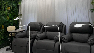 <b>Скидка до 51%.</b> Маникюр и педикюр с покрытием гель-лаком в салоне красоты «Мари Рейс»