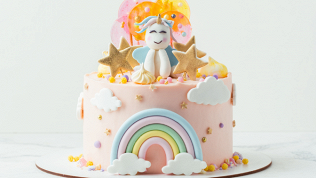 Авторский или стандартный торт от кондитерской «Неженка» со скидкой 50%