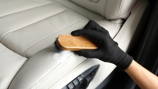 <b>Скидка до 61%.</b> Профессиональная химчистка автомобиля в автоцентре «Анталия»