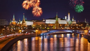 <b>Скидка до 50%.</b> Круиз на теплоходе в День Победы с просмотром праздничного фейерверка от судоходной компании «Речные линии»