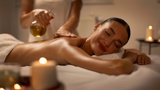 <b>Скидка до 55%.</b> До 7 сеансов ручного массажа в салоне красоты «Анюта»