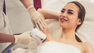 <b>Скидка до 96%.</b> Абонемент на 3 или 6 месяцев безлимитного посещения сеансов лазерной эпиляции лица и тела в салоне красоты «Империя красоты»