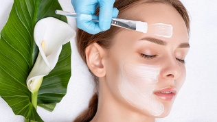 <b>Скидка до 68%.</b> Чистка, пилинг, микротоки для лица или биоэнергорегуляция для тела от косметолога Джеммы Ульяновой