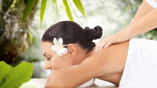 <b>Скидка до 70%.</b> До 7 сеансов массажа у специалиста Лили