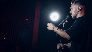 <b>Скидка до 40%.</b> Билет на стендап-шоу «Open Mic: опытные комики» от Voice StandUp со скидкой 40%