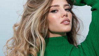 <b>Скидка до 70%.</b> Стрижка, укладка, уход и окрашивание волос в салоне красоты «Анюта»