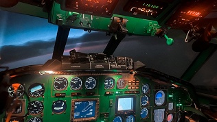 <b>Скидка до 40%.</b> 30 или 60 минутный полет на авиатренажере самолета ТУ-154М от клуба Skyward.Aero 