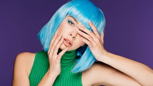 <b>Скидка до 56%.</b> Маникюр и педикюр с покрытием гель-лаком в салоне красоты Beauty Code