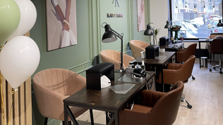 <b>Скидка до 36%.</b> Комбинированный маникюр и педикюр с покрытием гель-лаком в салоне красоты OK Beauty Studio