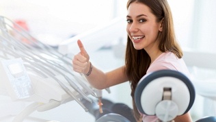 <b>Скидка до 50%.</b> Профессиональная чистка AirFlow, процедура ультразвуковой чистки зубов от доктора Недашковской Т. А.