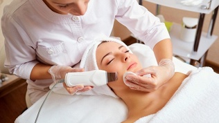 <b>Скидка до 52%.</b> Газожидкостная чистка на аппарате Skindex, комбинированная или ультразвуковая чистка лица в салоне «Ничего лишнего»