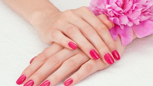 <b>Скидка до 35%.</b> Маникюр и педикюр с покрытием Shellac в студии красоты Анны Ибрагимовой