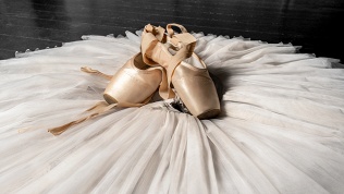 <b>Скидка до 40%.</b> Билет на спектакль «Актриса» от арт-центра «Иси»