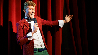 <b>Скидка 20%.</b> Билет на поздравление Дедушки Мороза от камерного театра с полным погружением «Театр 21» со скидкой 20%