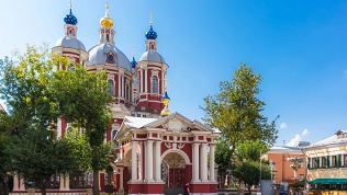 <b>Скидка 40%.</b> Билет на квест-экскурсию «Замоскворечье: купеческие истории» от компании «Маршрут построен» (594 руб. вместо 990 руб.)