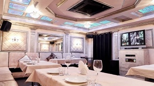<b>Скидка до 51%.</b> Банкет в караоке-ресторане Jeremy’s Bar