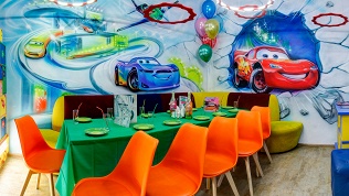 <b>Скидка до 30%.</b> Праздник в банкетной комнате с входными билетами в ТРЦ «Щелковский» в парке развлечений Joki Joya