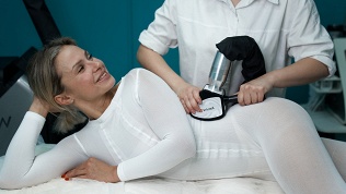 <b>Скидка до 90%.</b> 1, 3 или 6 месяцев безлимитного посещения сеансов вакуумно-роликового массажа от специалиста Арины Сиземовой