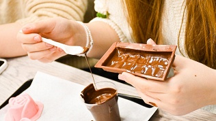 <b>Скидка до 31%.</b> Кондитерский мастер-класс на «Красном Октябре» по дубайскому шоколаду «Дубайская роза» от Андрея Кузнецова