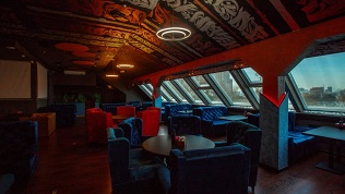 Всё меню и напитки в лаундж-баре MOS Lounge со скидкой 30%