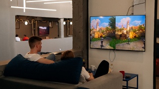 <b>Скидка до 70%.</b> Посещение нового lounge-пространства «PEREPLЁT» с настольными играми, PS5, чаем, кофе, сладостями в самом центре Екатеринбурга на 1000 кв.м.