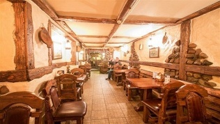 Блюда и напитки в гриль-баре «Три перца» со скидкой 50%