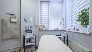 <b>Скидка до 32%.</b> Ультразвуковая, механическая, комбинированная или атравматическая чистка лица либо химический пилинг от мастера Оксаны Поповой