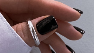 <b>Скидка до 31%.</b> Маникюр и педикюр с покрытием у специалиста по маникюру Юлии