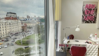 <b>Скидка до 51%.</b> Маникюр и педикюр с покрытием гель-лаком в студии красоты Sky Beauty Centre