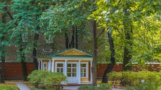 <b>Скидка 15%.</b> Билет на пешеходную экскурсию «Винтаж и антик. Тайны антикваров» от туроператора «Магазин путешествий» (2456 руб. вместо 2890 руб.)