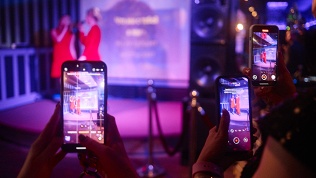 Всё меню, напитки и паровые коктейли в караоке-лаундже «Ай Эм Икс Лаундж»