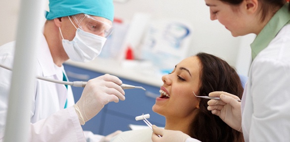 Гигиена полости рта, чистка AirFlow и отбеливание зубов в центре «Сияние»