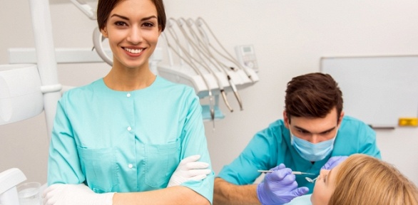 Ультразвуковая чистка зубов в стоматологической клинике «АртСтом32»
