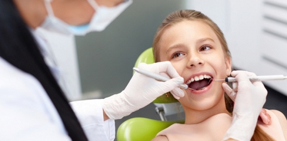 Герметизация фиссур, чистка зубов в стоматологии «Радуга»
