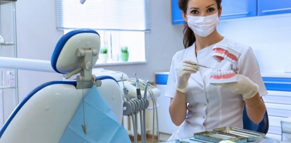 УЗ-чистка зубов, чистка AirFlow в кабинете «Семейный врач»