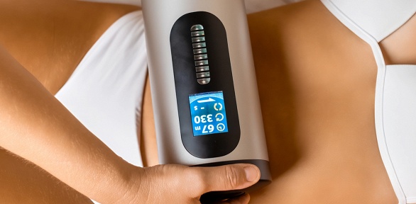 Роликовый массаж с термокомпрессией в салоне Oma Clinic за полцены