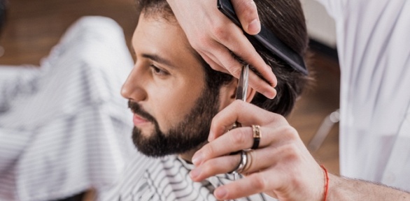 Мужская стрижка, оформление бороды в барбершопе «Местный барбершоп»