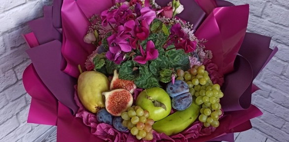 Букеты из цветов, конфет, фруктов, орехов, мужские и детские букеты