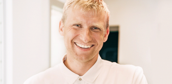 Комплексная чистка зубов по системе AirFlow в клинике Dental Group