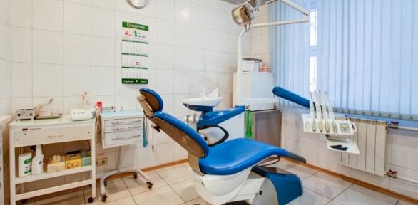 Чистка зубов, лечение кариеса в стоматологической клинике «ЕвроМедс»